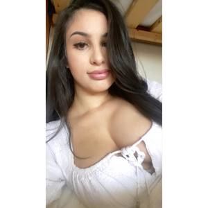 Meet your Posher, Nadia